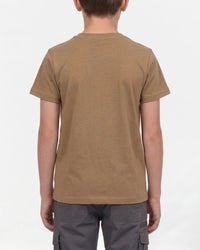 A child wears the Kids' STRAUSS Artwork T-Shirt e.s.e:pic in almond brown with casual workwear pants, showing the shirt fit