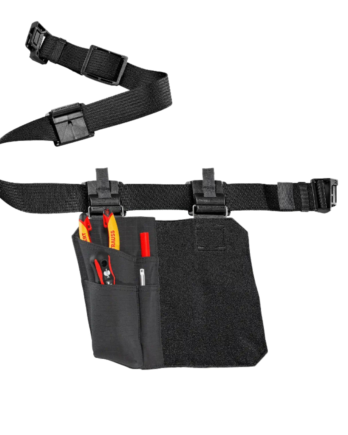 A worker wears a black STRAUSS e.s.tool concept right-hand ruler and knife pocket on a tool belt with utility work pants.
