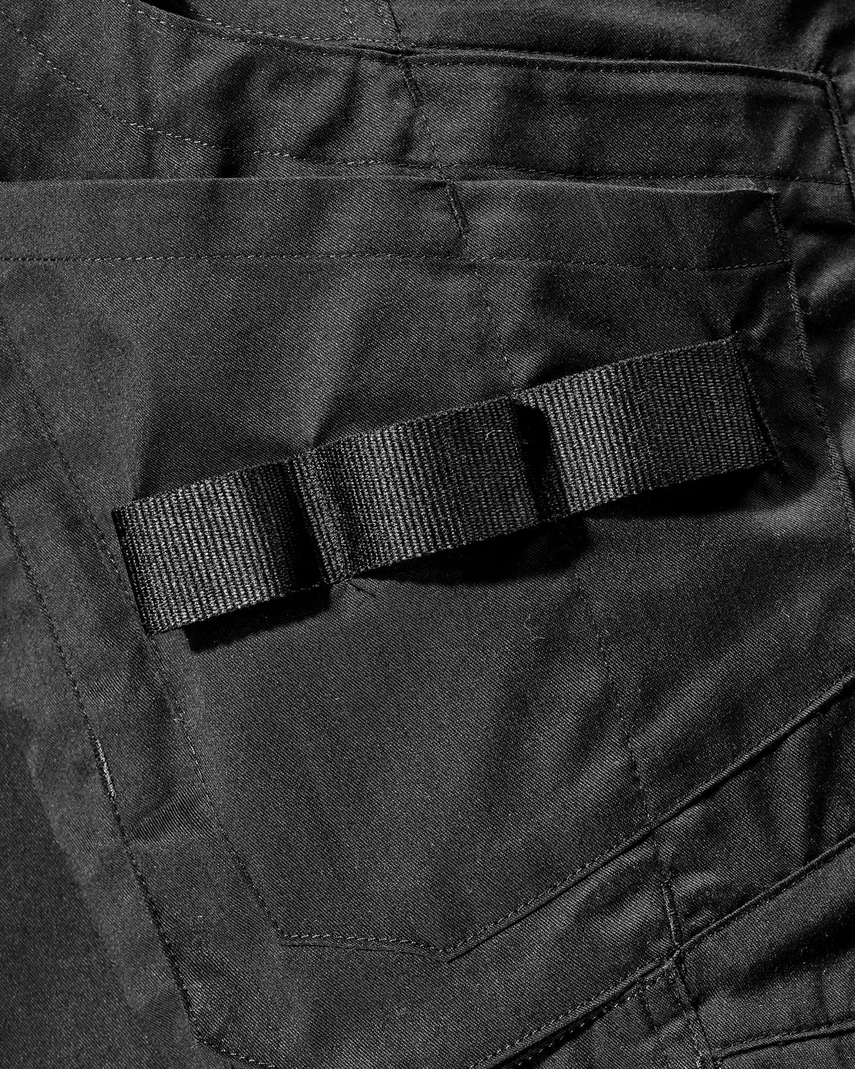 Additional close-up detail of Engelbert Strauss women's e.s. concrete light shorts in black, showing fabric texture, stitching, and functional finishing details.