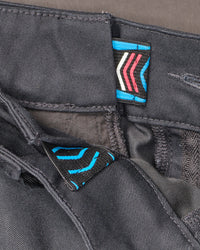 Close-up of chino pocket and waistband on Chino Pants e.s.e:pic in carbon gray
