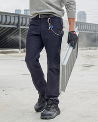Chino Pants e.s.e:pic in nero blue worn in a work setting