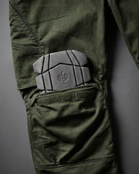 Close-up of knee pad pocket on Cargo Work Pants e.s.motion ten in disguise green