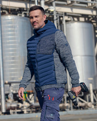 STRAUSS e.s.motion ten hybrid hooded jacket in slate blue melange in use on the job