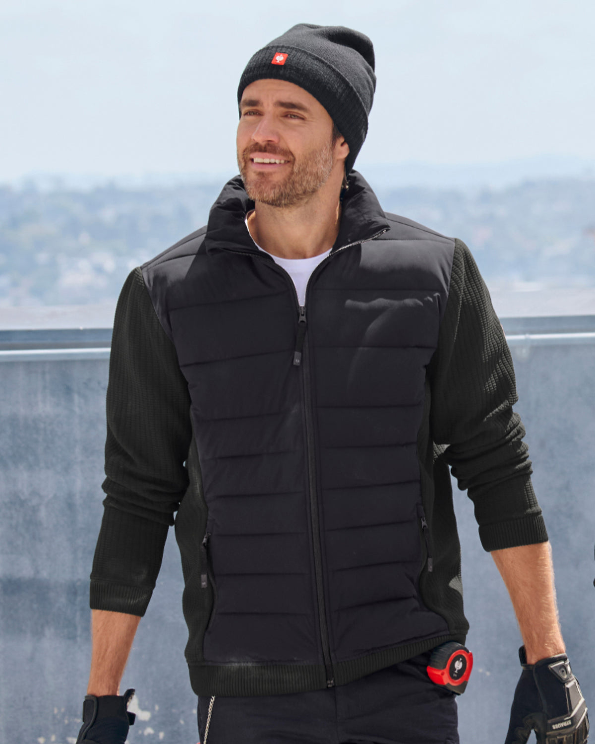 STRAUSS e.s.trail pure hybrid jacket in black worn in a work setting