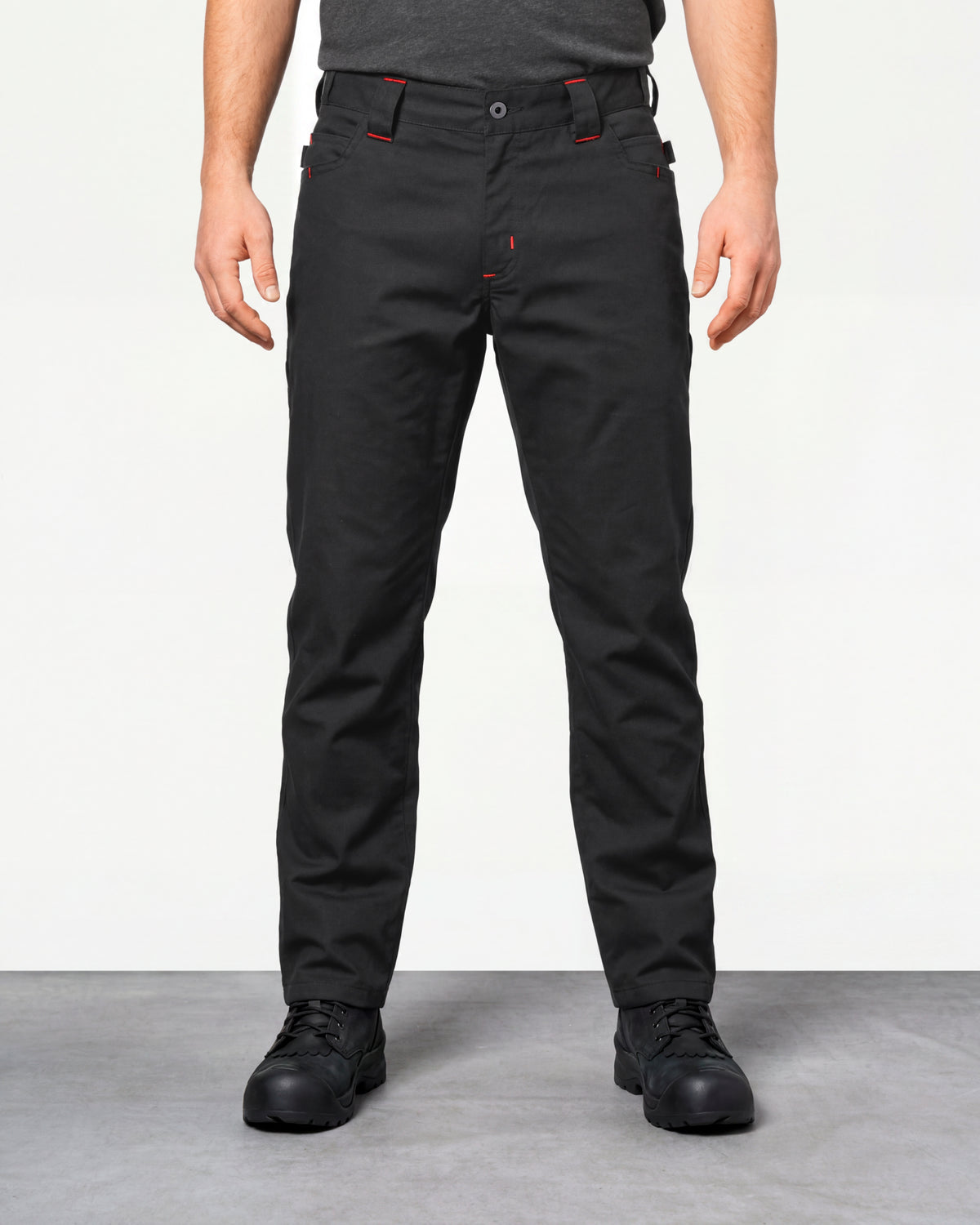 STRAUSS 1620 Multipocket Pants in meteorite worn by a model, front view