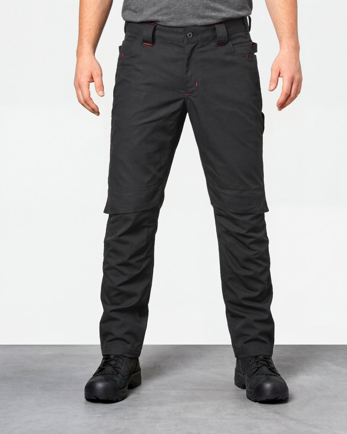 STRAUSS 1620 Worker Pants in meteorite worn by a model, front view