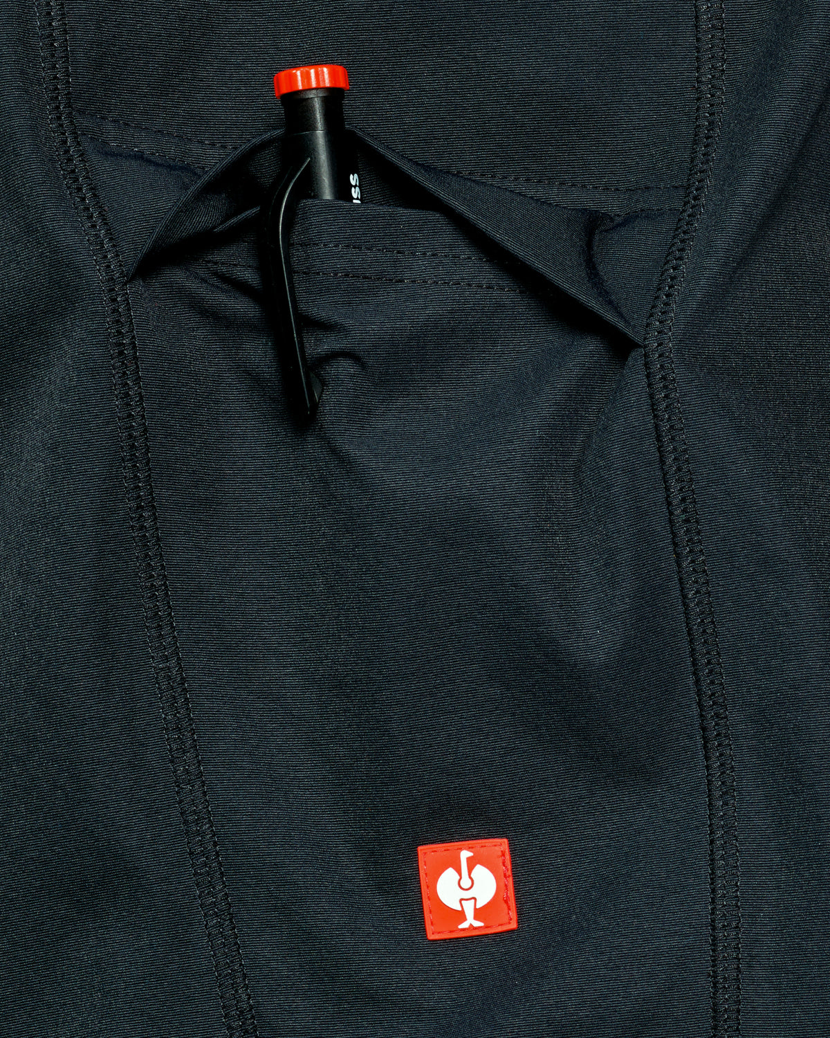 Close-up of stretch fabric and seams on Women's Functional Leggings e.s.trail pure in black