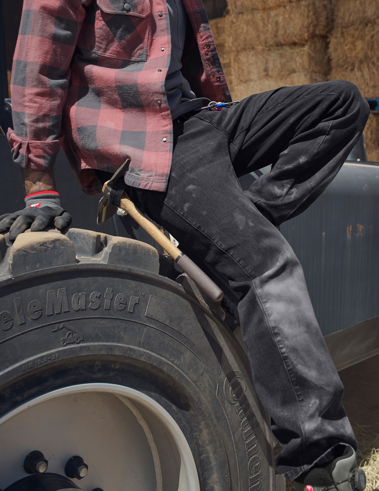 Lifestyle image of Power Denim 5-Pocket Jeans in blackwashed