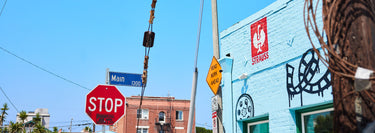 STRAUSS LA Pop-Up Store from the outside with the mural of Jules Muck