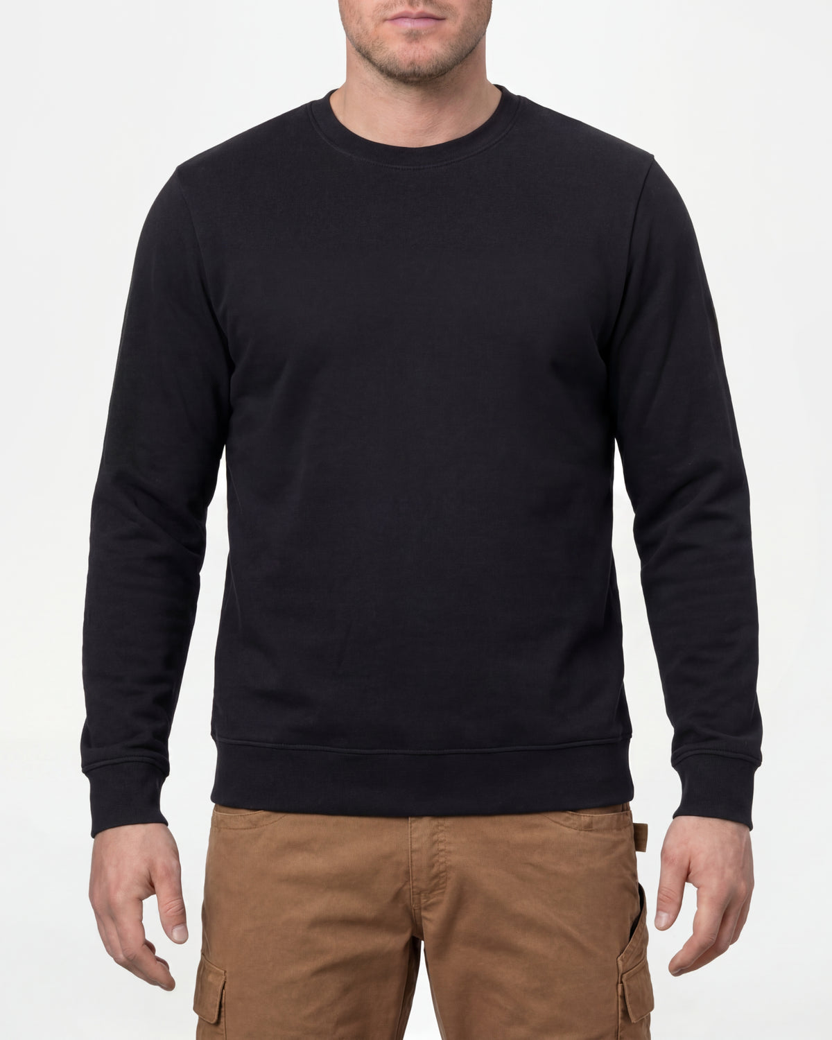 STRAUSS e.s.iconic crew neck sweatshirt in black, worn by model, front view