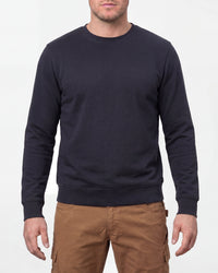 STRAUSS e.s.iconic crew neck sweatshirt in nero blue, worn by model, front view