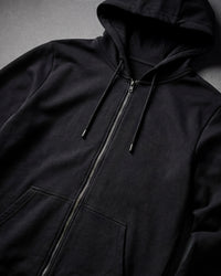 STRAUSS e.s.iconic full-zip hoodie in black, close-up of zipper and hood details