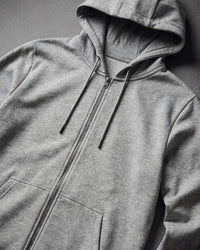 STRAUSS e.s.iconic full-zip hoodie in gray melange, close-up of zipper and hood details