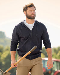STRAUSS e.s.iconic full-zip hoodie in nero blue, worn in lifestyle setting