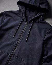 STRAUSS e.s.iconic full-zip hoodie in nero blue, close-up of zipper and hood details