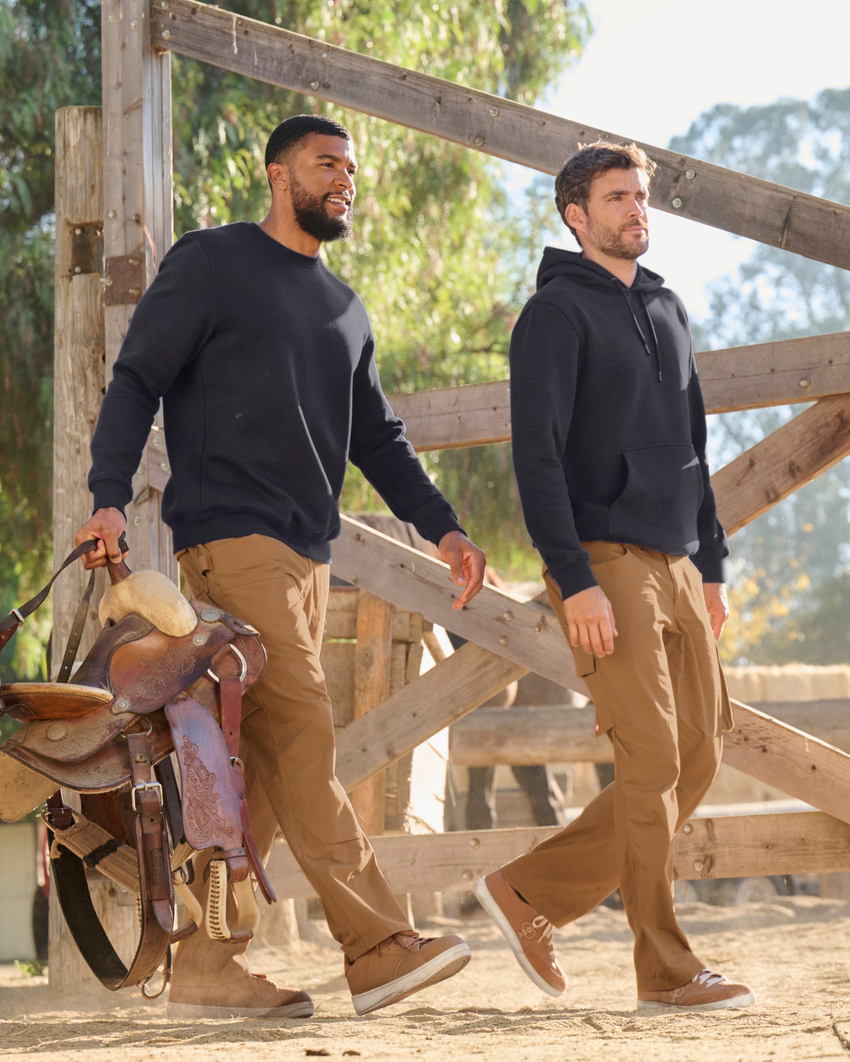 STRAUSS cotton-poly crew neck sweatshirt in nero blue, worn in casual workwear setting