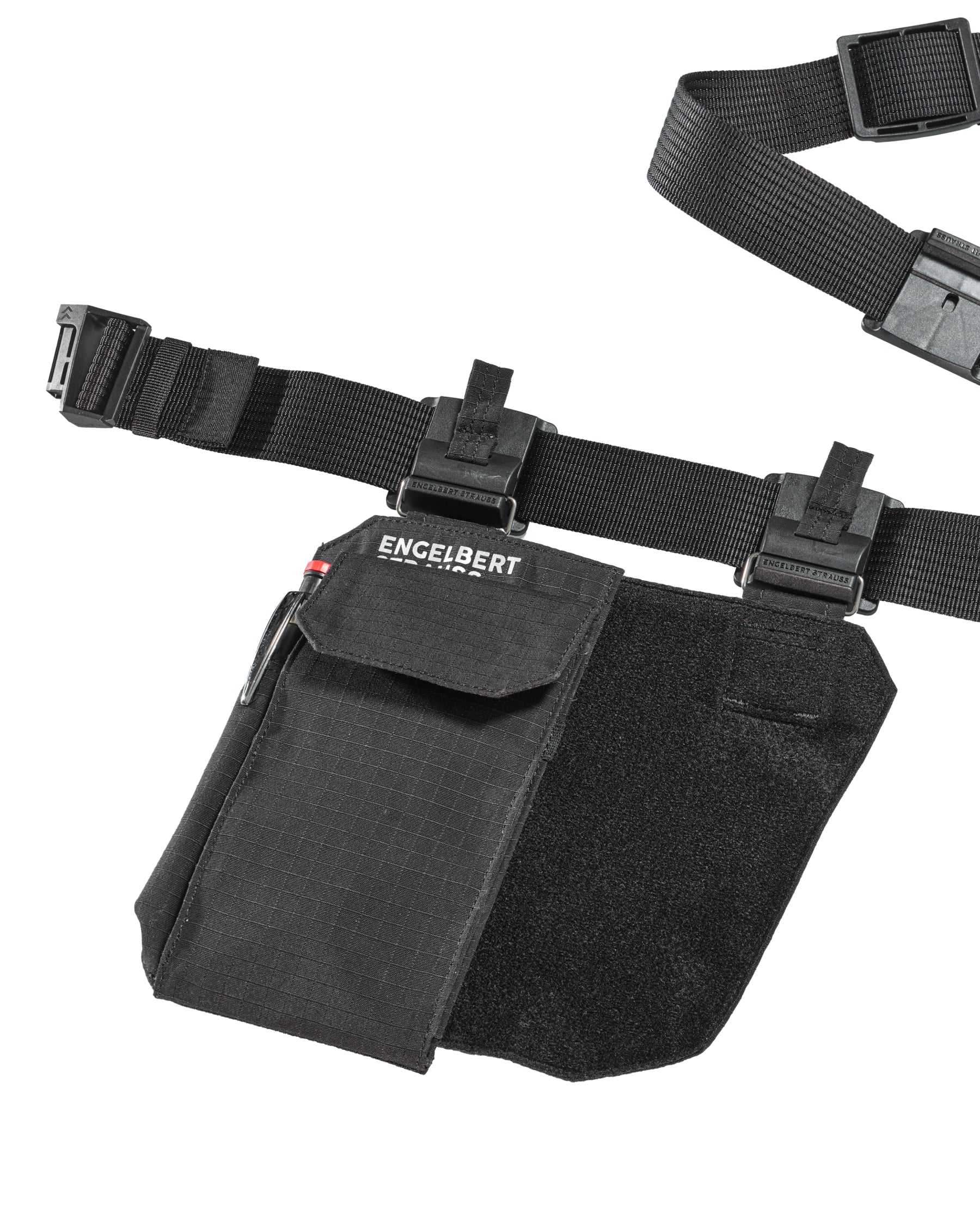 Black STRAUSS e.s.tool concept multipocket on a tool belt.