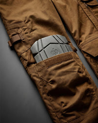 Close-up of pocket and workwear details on Work Pants e.s.concrete light in desert brown
