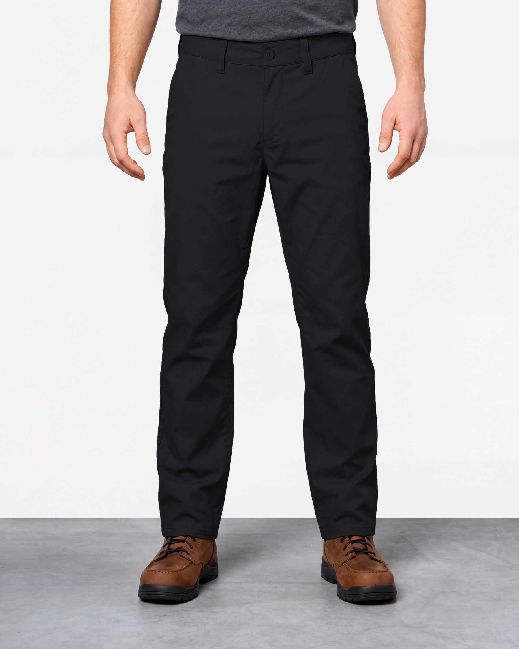 Chino Pants e.s.e:pic in black worn by a model, front view