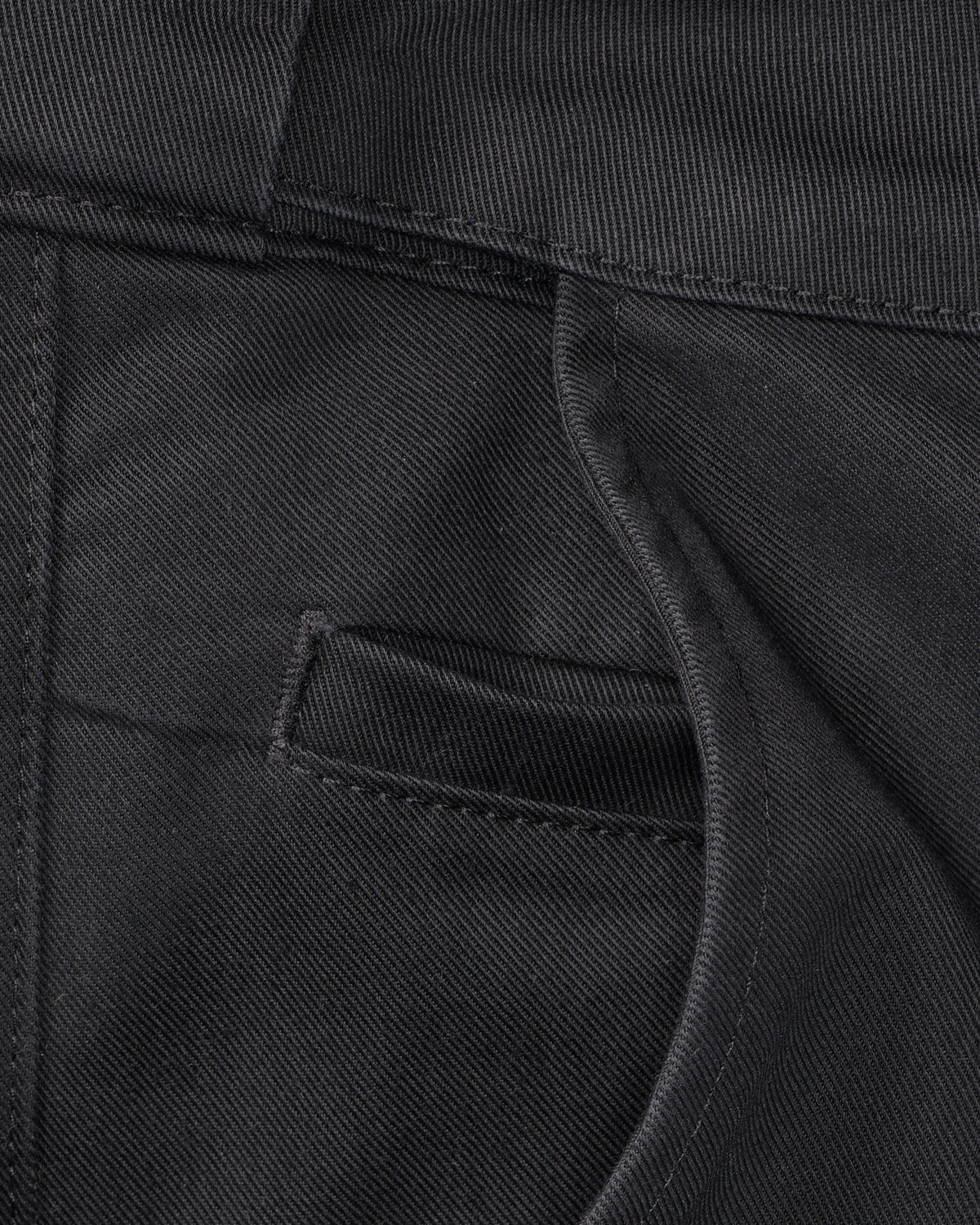 Close-up of chino fabric and seams on Chino Pants e.s.e:pic in black