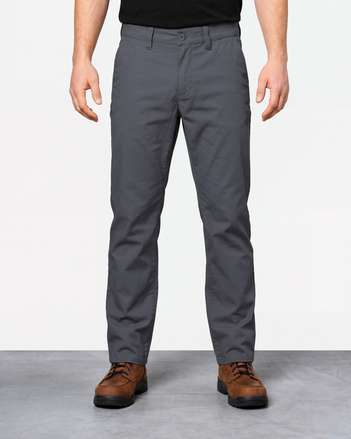 Chino Pants e.s.e:pic in carbon gray worn by a model, front view