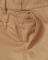 Close-up of chino fabric and seams on Chino Pants e.s.e:pic in almond brown