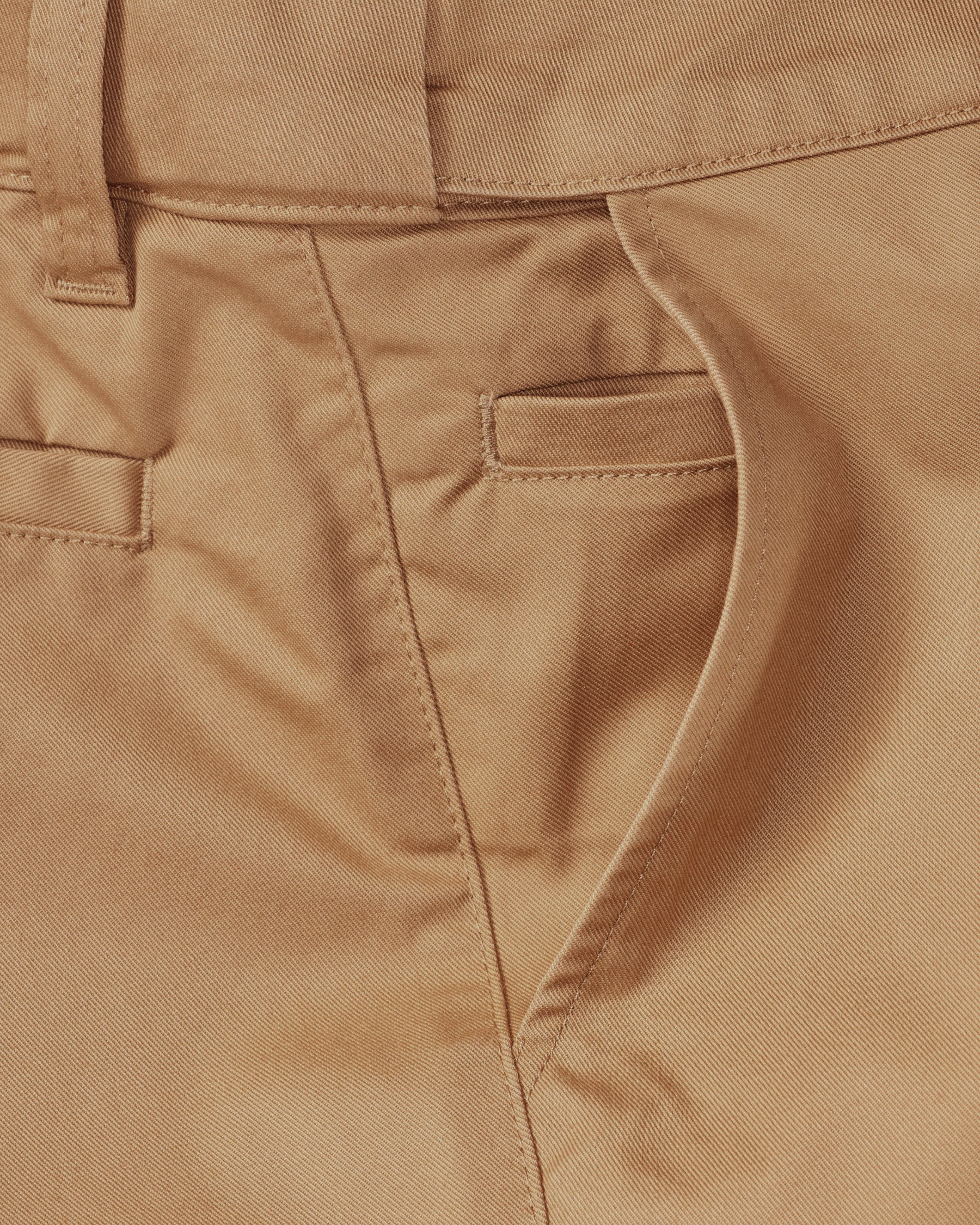 Close-up of chino fabric and seams on Chino Pants e.s.e:pic in almond brown