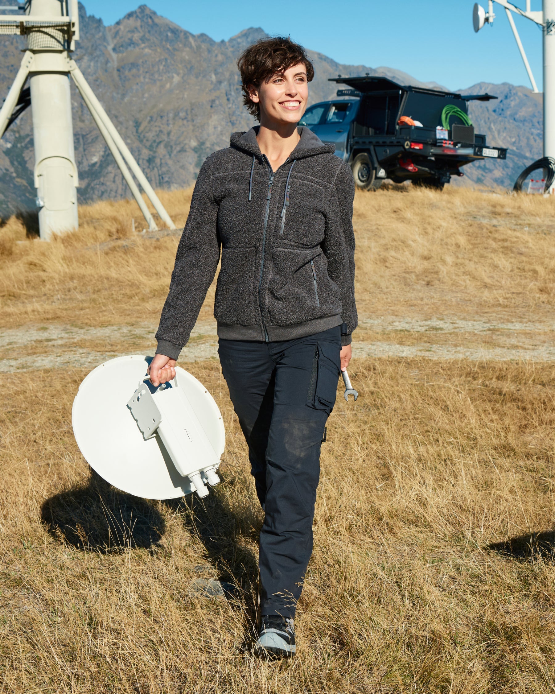 Women's Ripstop Cargo Work Pants e.s.e:pic in black in use, showing fit and movement