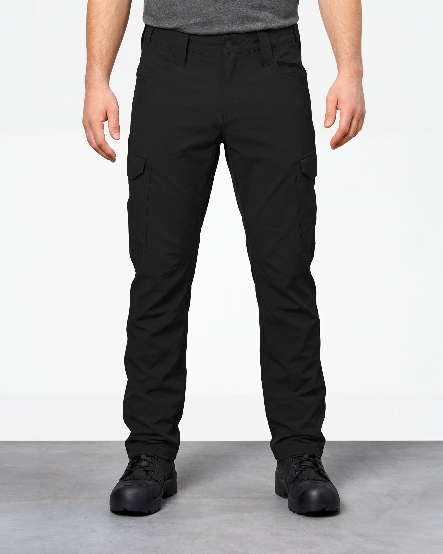 Stretch Ripstop Cargo Work Pants e.s.taktik in black worn by a model, front view