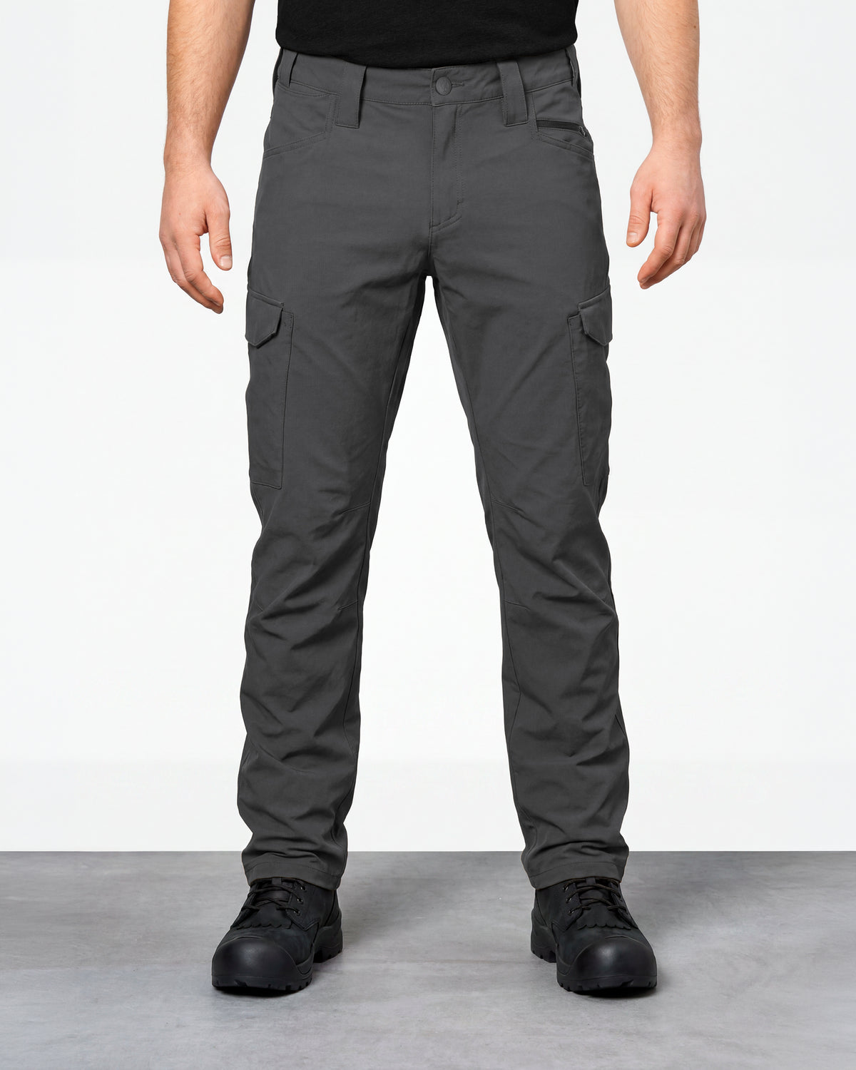 Stretch Ripstop Cargo Work Pants e.s.taktik in carbon gray worn by a model, front view