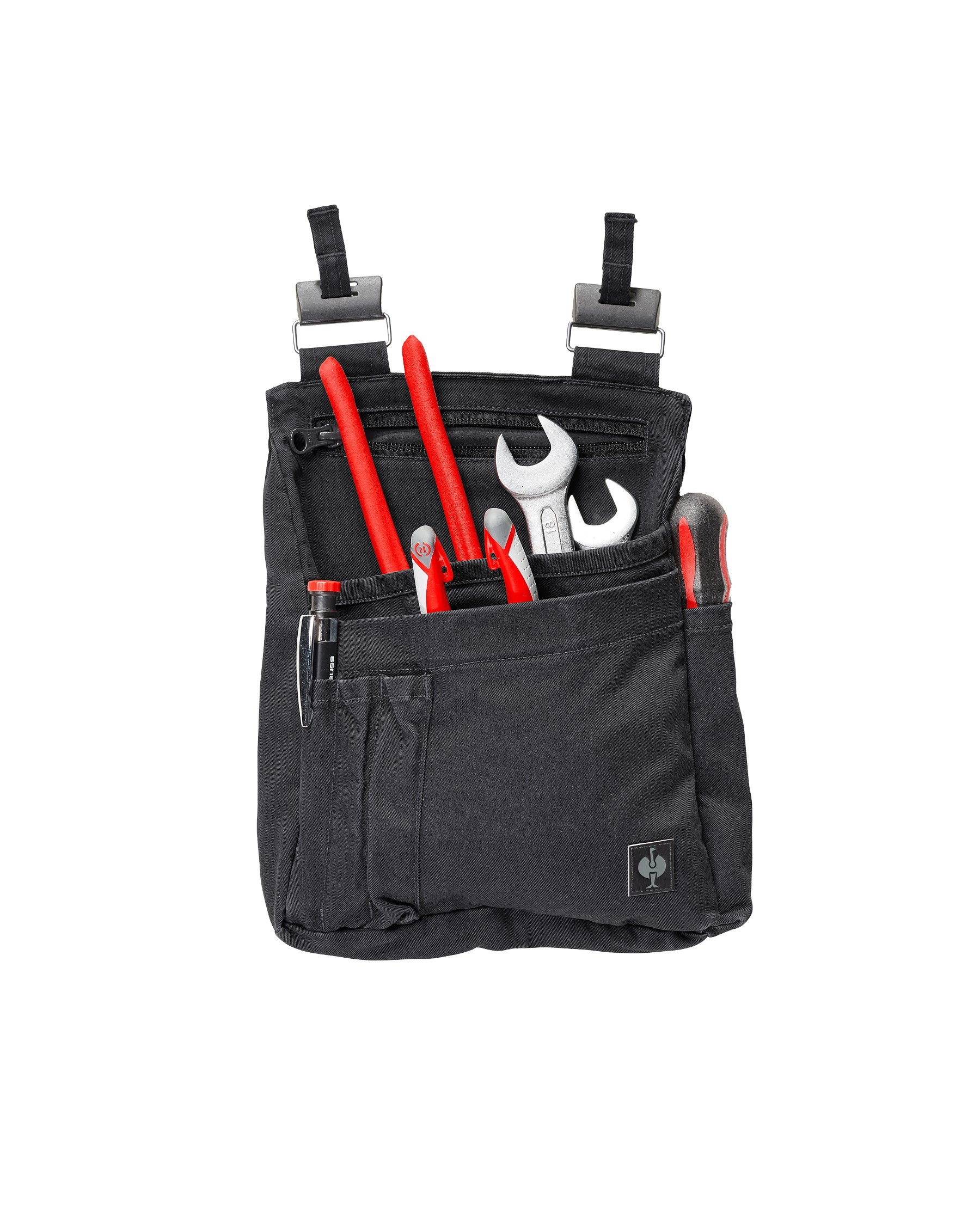 A worker wears a oxid black STRAUSS e.s.motion ten tool bag on a tool belt with utility work pants.