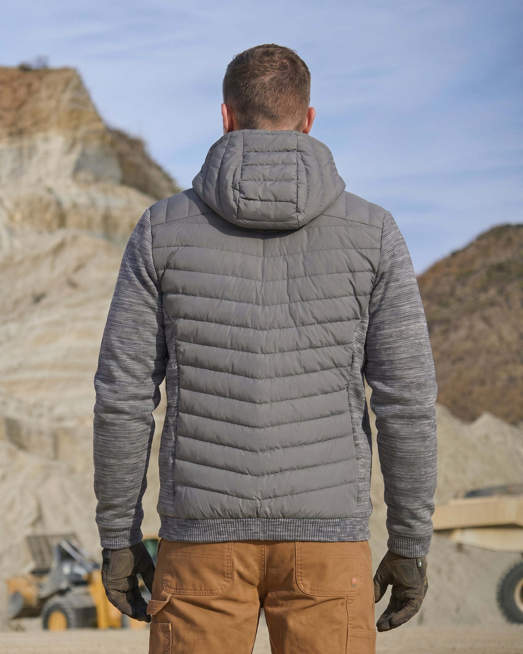 STRAUSS e.s.motion ten hybrid hooded jacket in gray melange paired with workwear