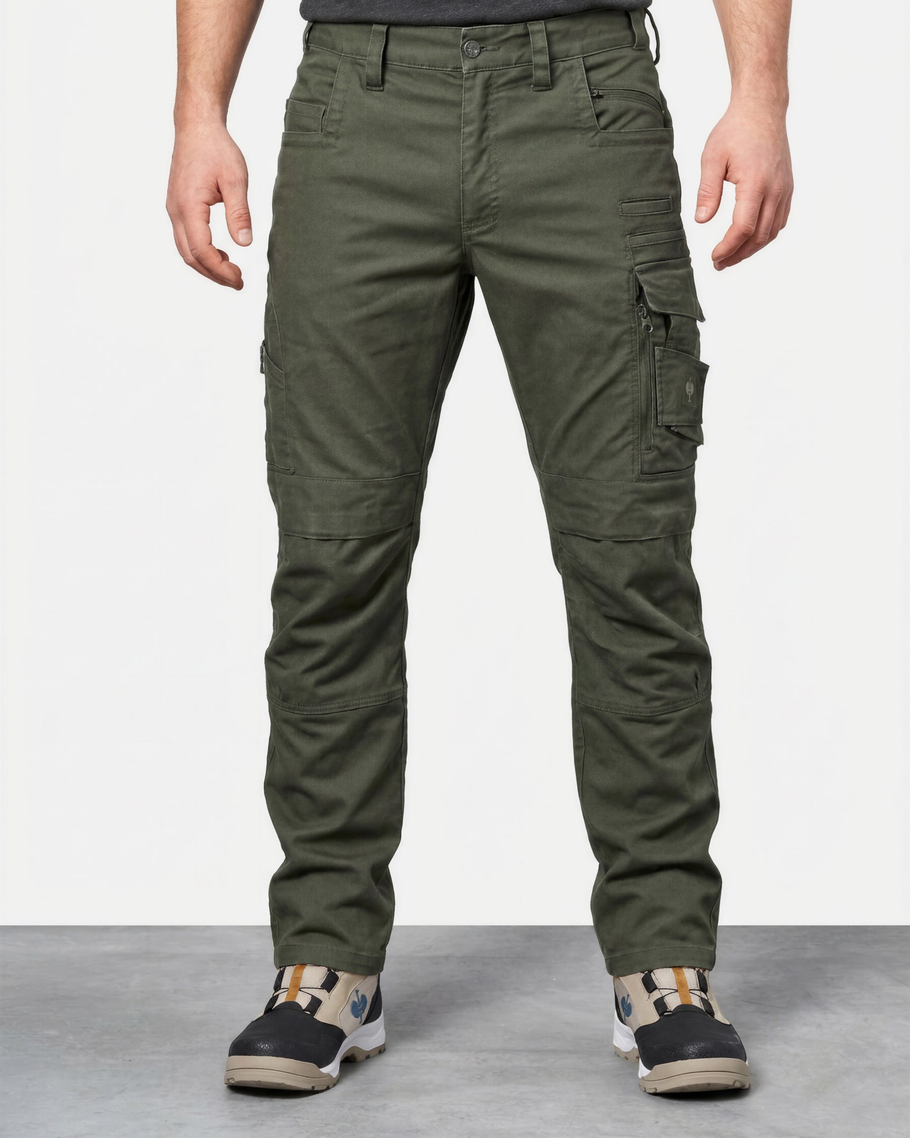 Cargo Work Pants e.s.motion ten in disguise green worn by a model, front view