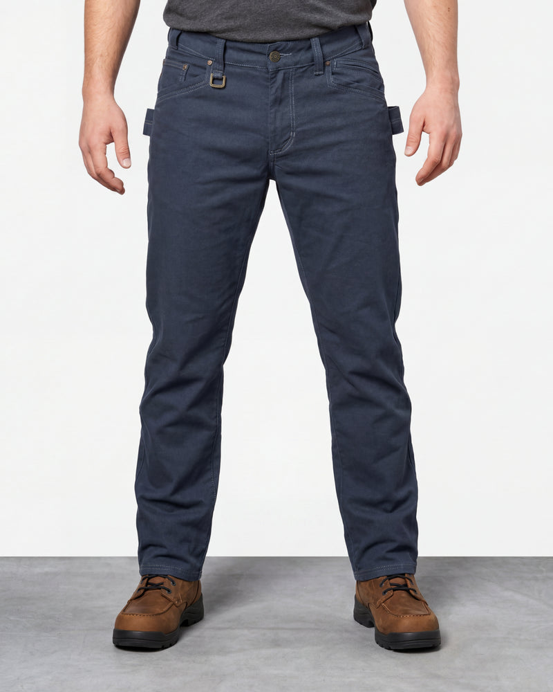 Multipocket Work Pants e.s.vintage in arctic blue worn by a model, front view