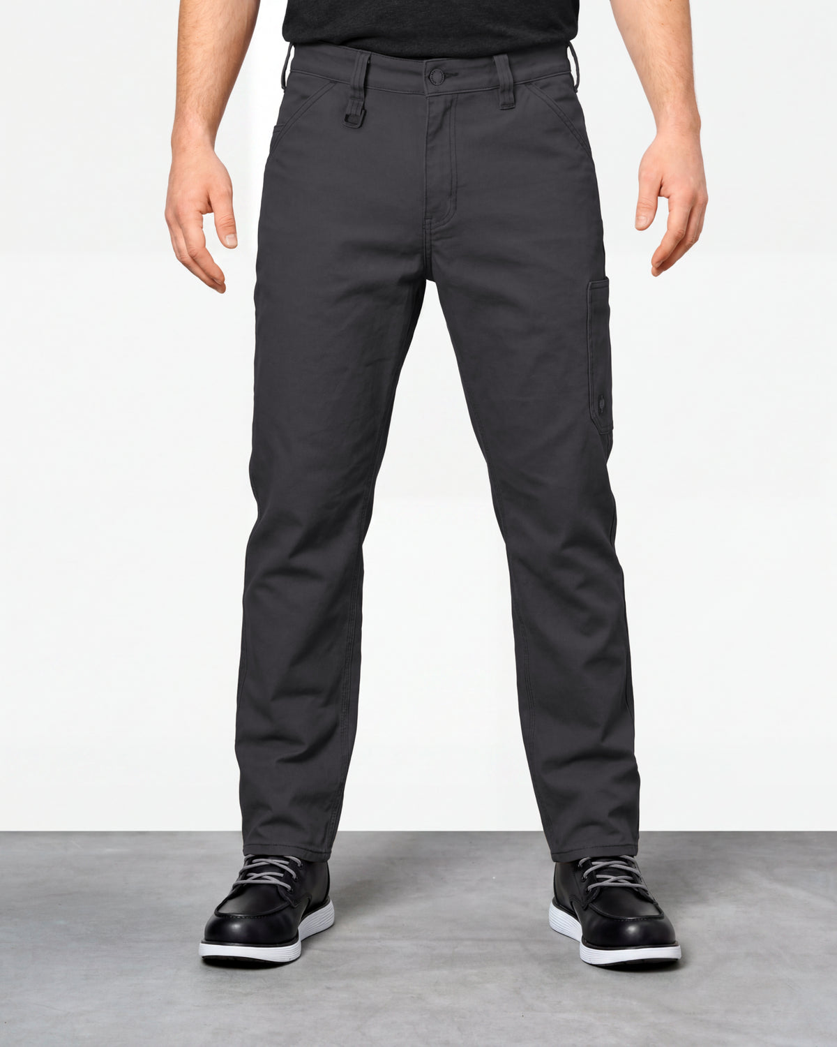 Work Pants e.s.iconic in black worn by a model, front view