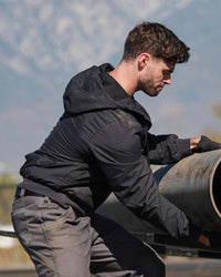 STRAUSS e.s.iconic lightweight jacket in black shown during outdoor work