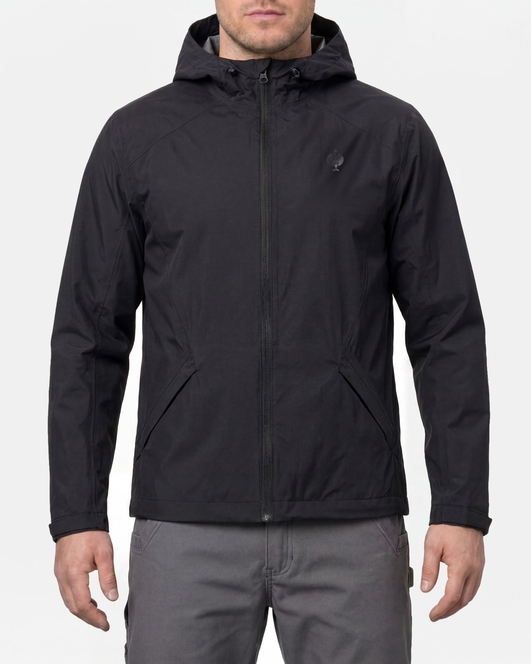 STRAUSS e.s.trail light pack windbreaker in black worn, front view