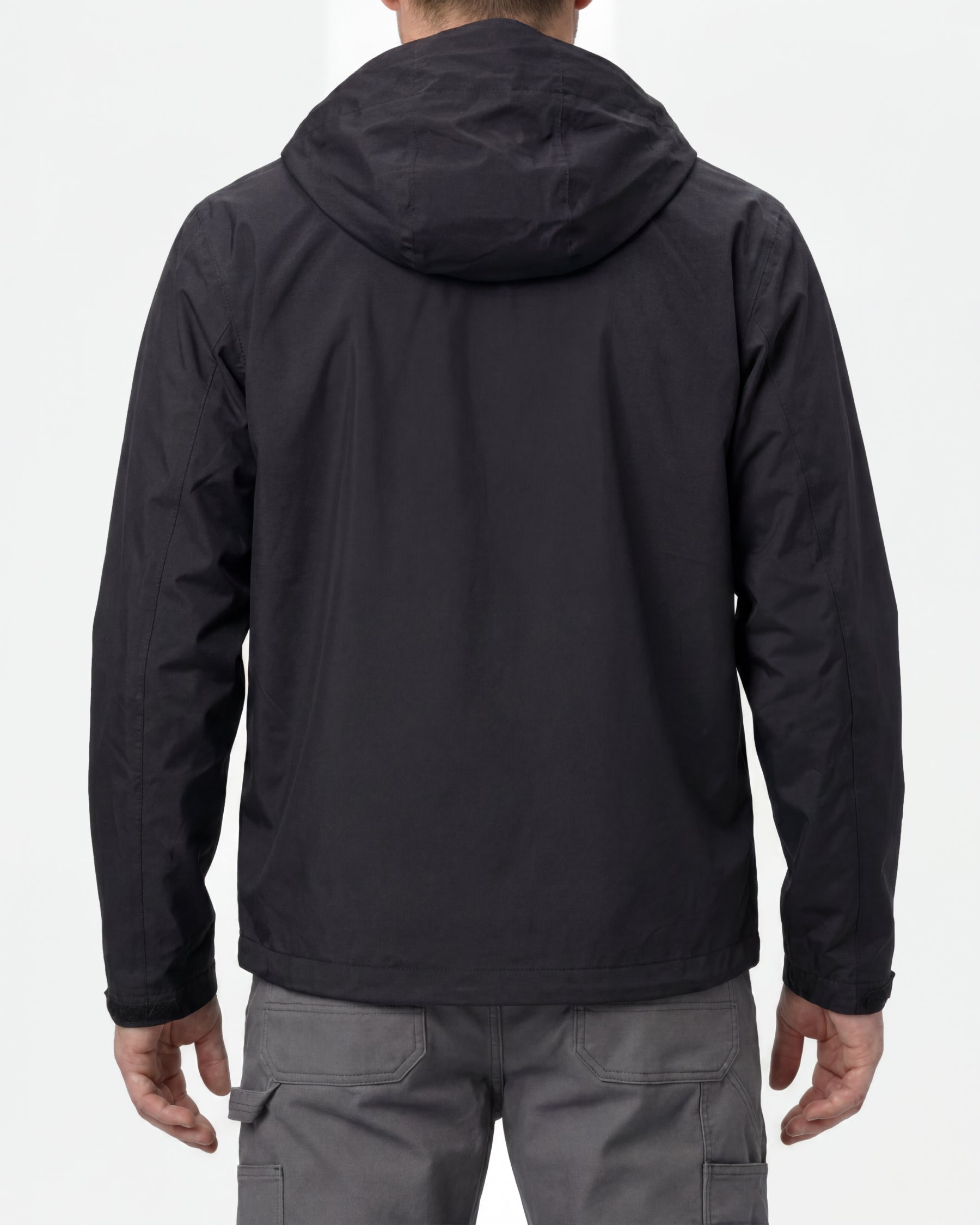STRAUSS e.s.trail light pack windbreaker in black worn, back view