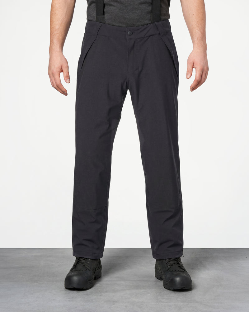 Functional Snow Pants e.s.trail pure in black worn by a model, front view