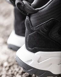 Close-up of the Rimini 6-inch Soft Toe Boot outsole tread