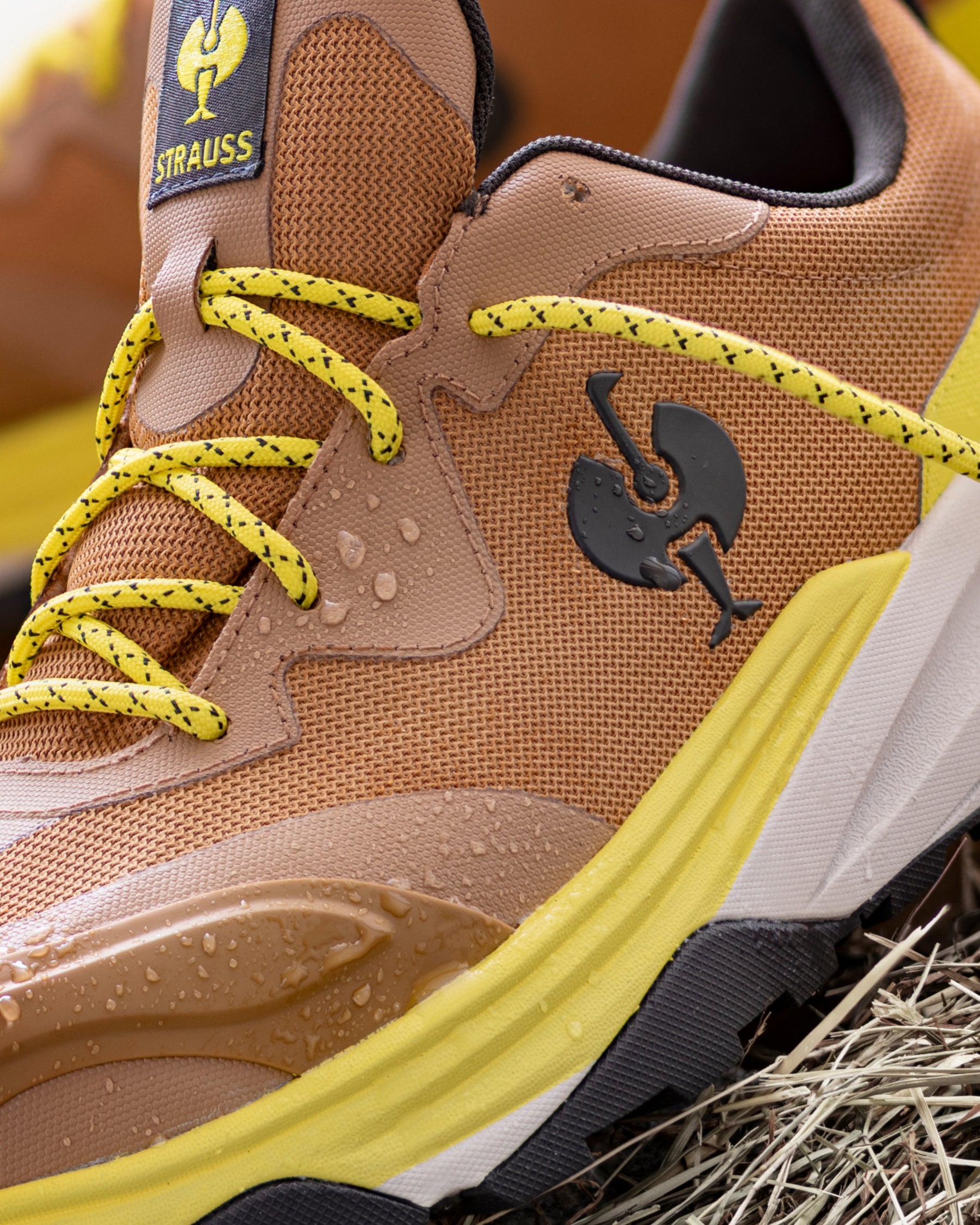 Close-up of the Harlem Composite Toe Work Shoe