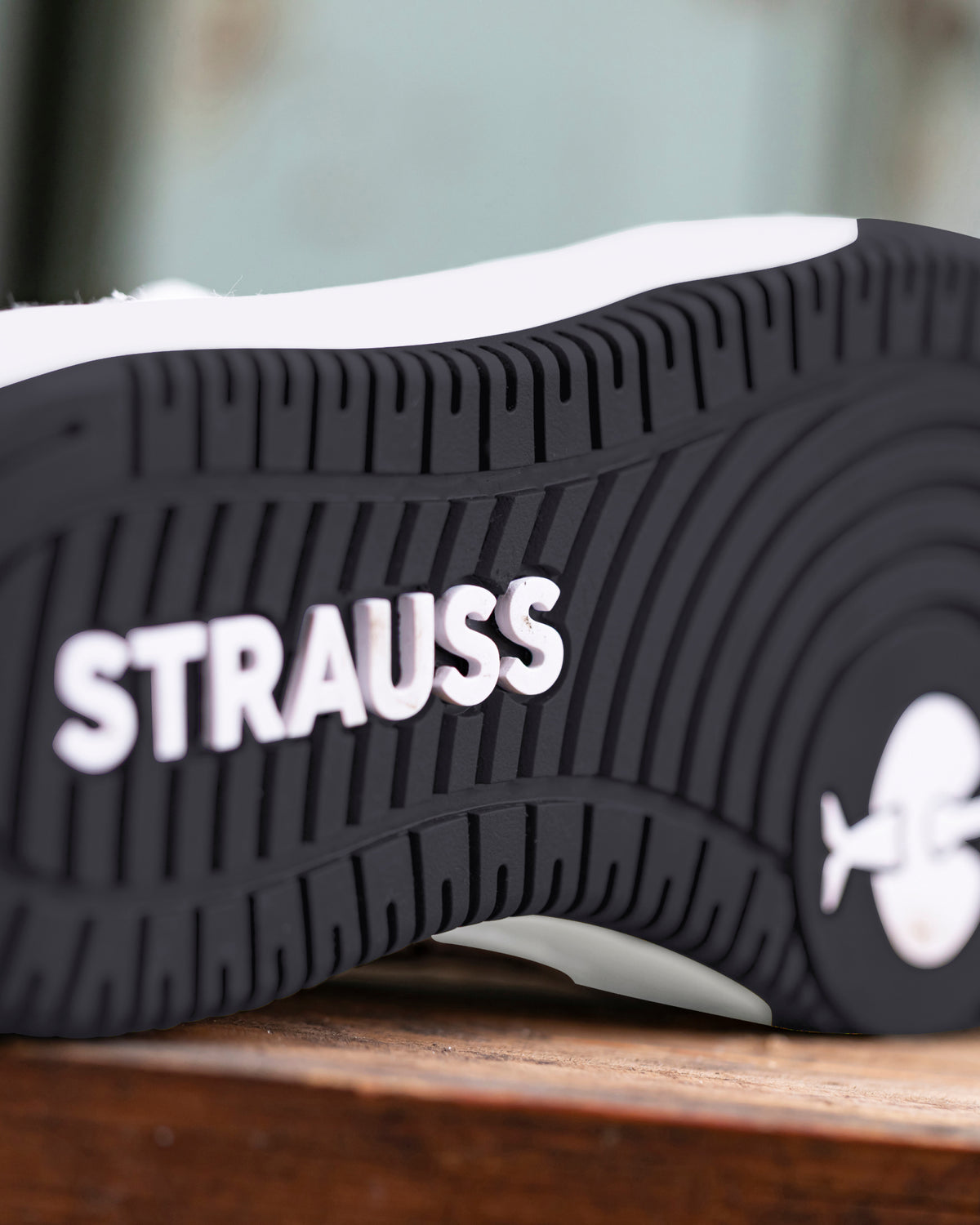 Close-up of the Philly Steel Toe Work Shoe outsole tread and traction pattern