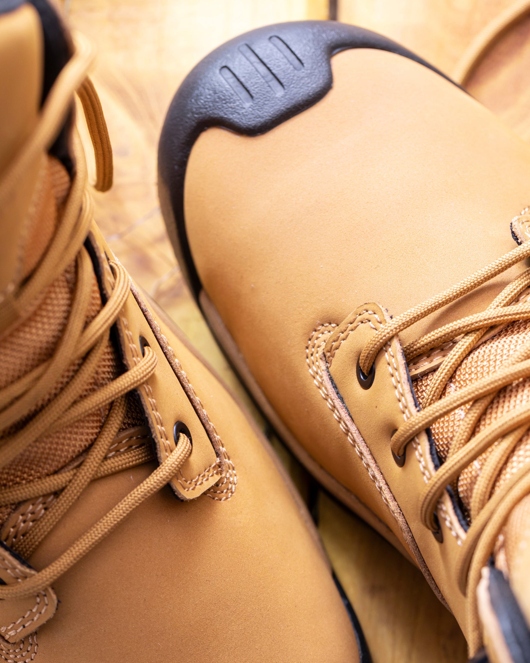 Close-up of the Almond brown Queenstown 6-inch Steel Toe Work Boot steel toe area