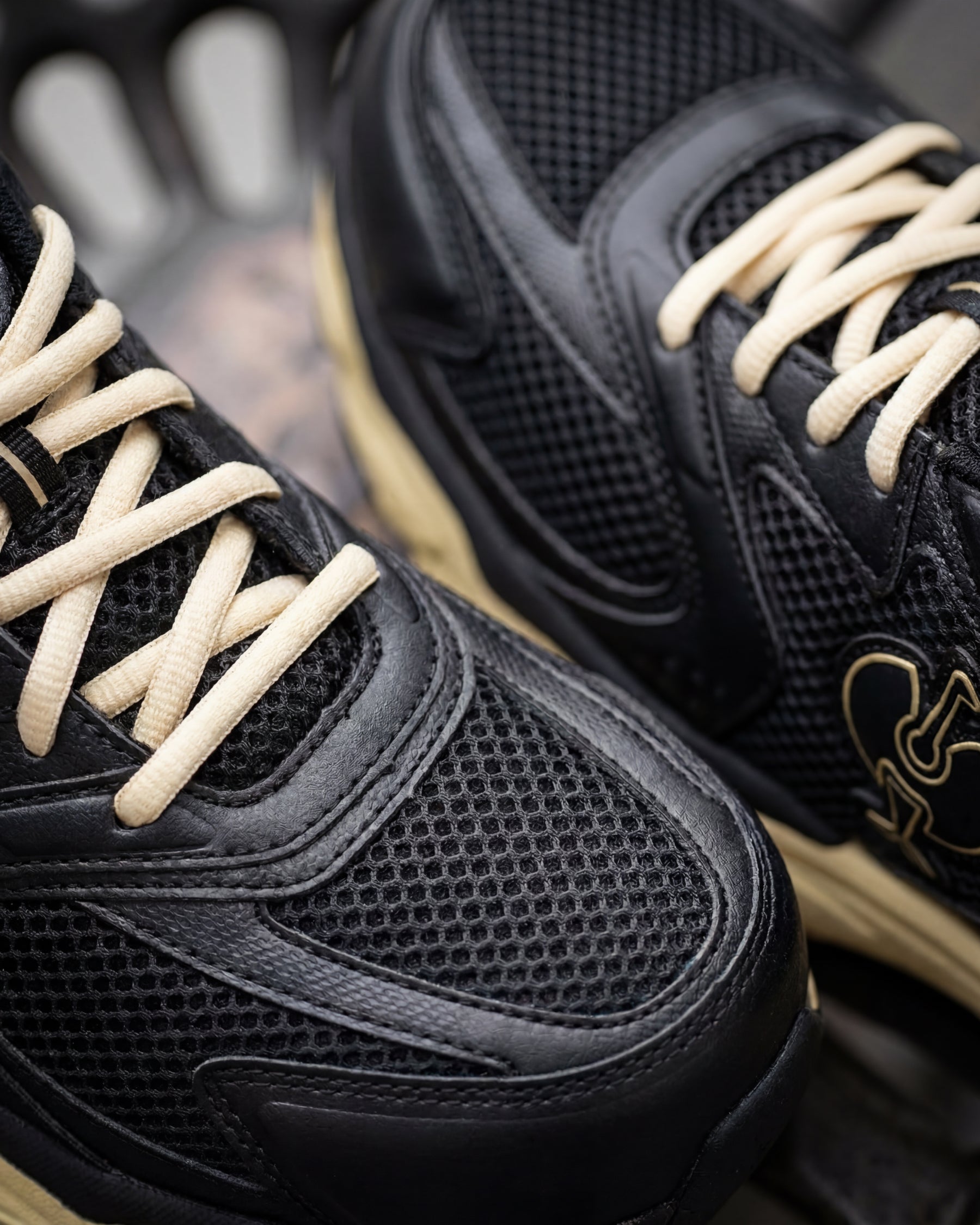 Close-up of the Black and Sand St. Louis Composite Toe Work Shoe composite toe area