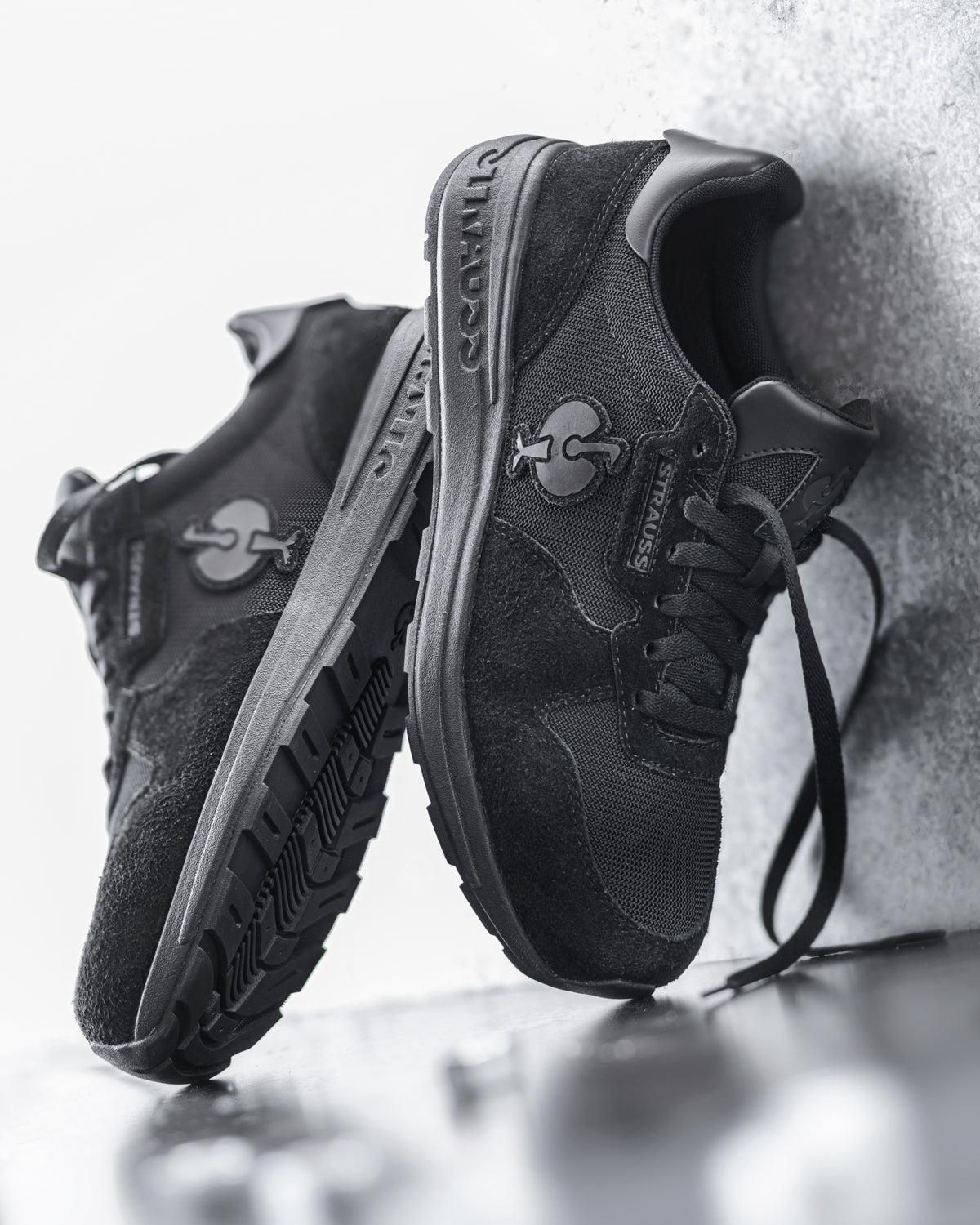 STRAUSS Canberra Steel Toe Work Shoe in Black shown in use on the job