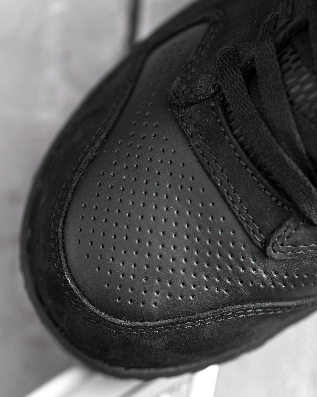 Close-up of the Black Eindhoven Steel Toe Work Shoe steel toe area
