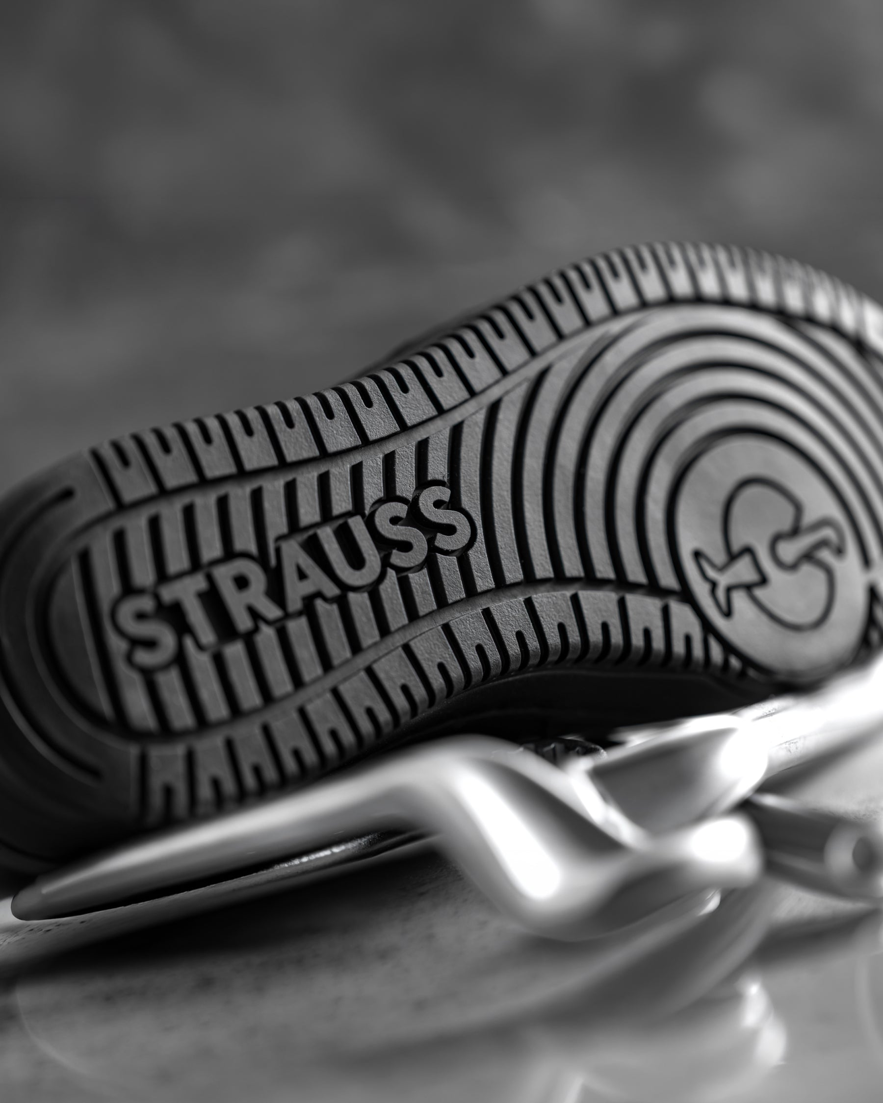 Close-up of the Eindhoven Steel Toe Work Shoe outsole tread and traction pattern