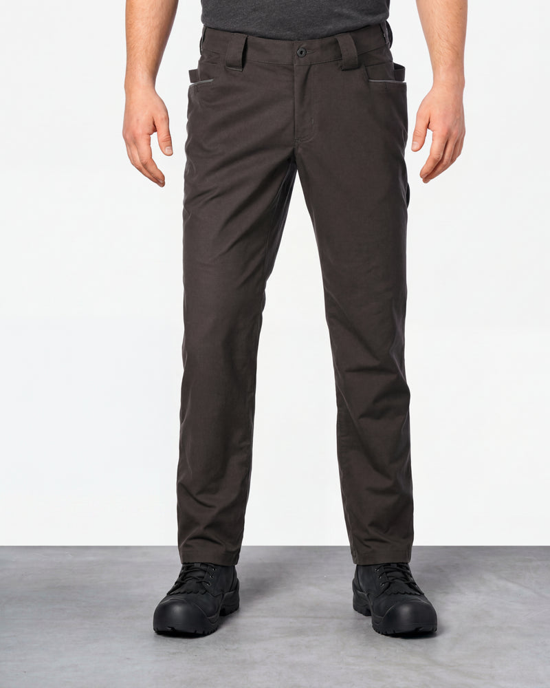 STRAUSS 1620 Multipocket Pants in moon gray worn by a model, front view