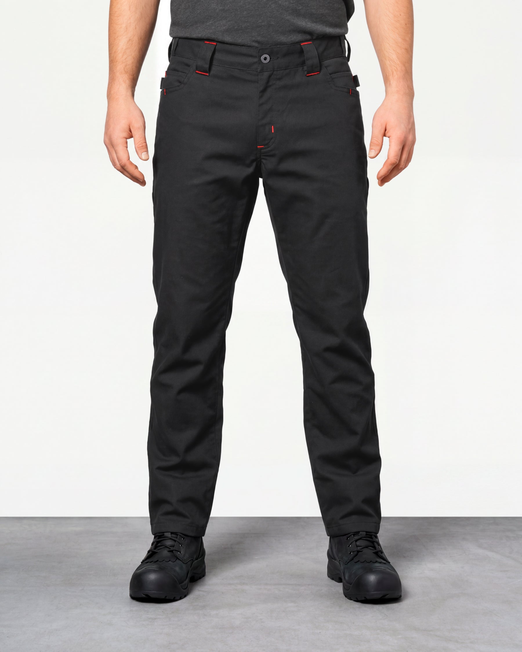 STRAUSS 1620 Multipocket Pants in meteorite worn by a model, front view