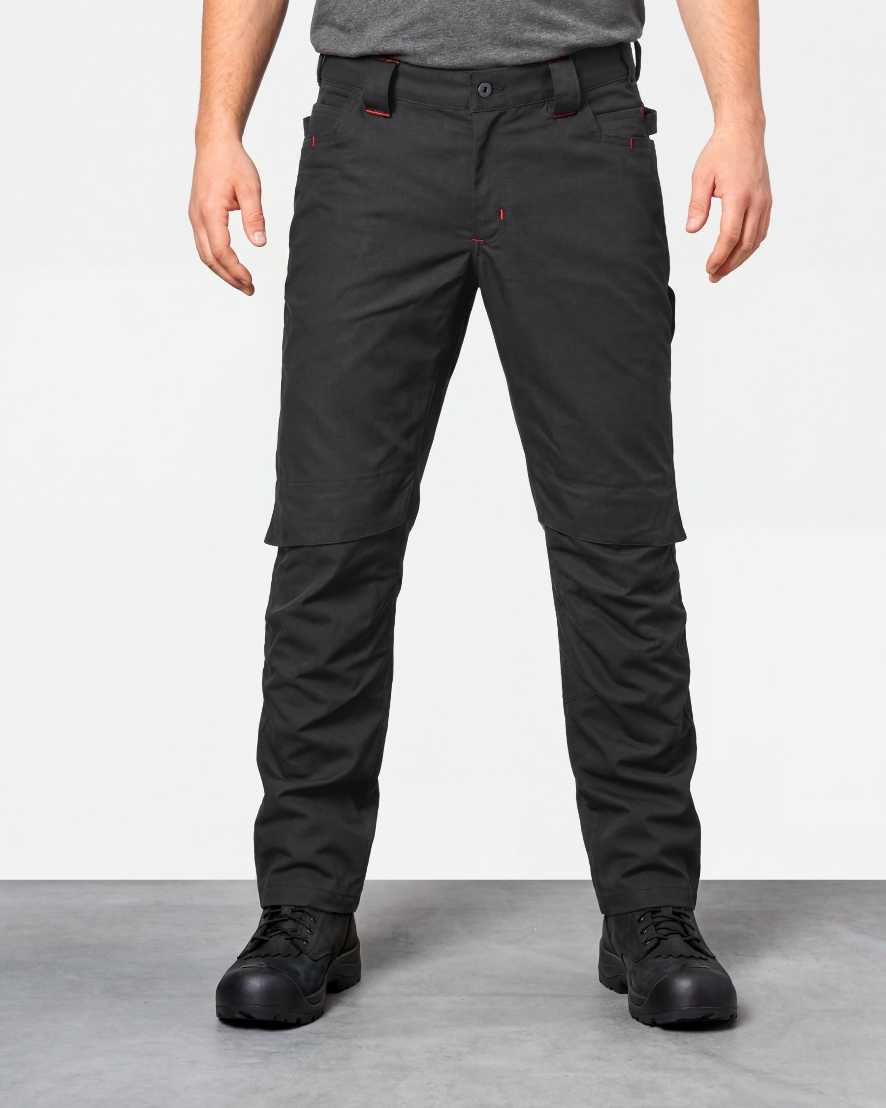 STRAUSS 1620 Worker Pants in meteorite worn by a model, front view